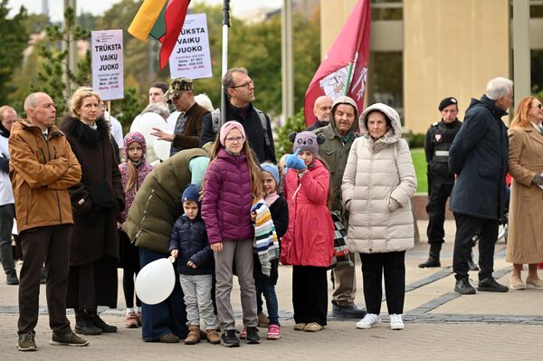 &quot;Марш за жизнь&quot; — неполитическое и нерелигиозное мероприятие. - Sputnik Литва