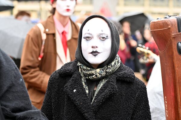 По словам участников акции, высшие должностные лица остались равнодушными к ключевым государственным вопросам. - Sputnik Литва