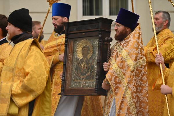 Еще одно мероприятие пройдет 18 ноября — в день избрания святителя Тихона на Патриарший престол. В этот день планируется совершить освящение нового Свято-Тихоновского храма в Шальчининкае. - Sputnik Литва
