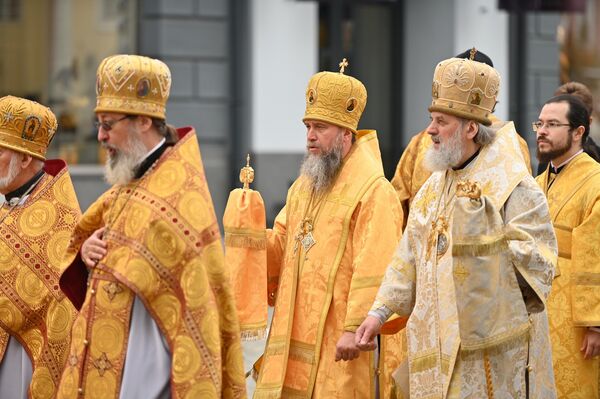 Торжество приурочено ко дню прославления святителя Тихона, который отмечается 9 октября и ко 100-летию его блаженной кончины, которое празднуется в течение всего 2025 года. - Sputnik Литва