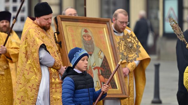 Большой крестный ход в Вильнюсе, посвященный памяти святителя Тихона — патриарха Московского и всея Руси, бывшего архиепископа Виленского и Литовского - Sputnik Литва