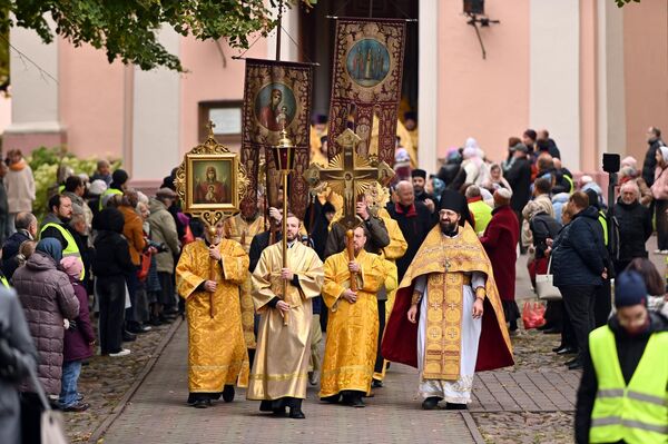 В Виленско-Литовской епархии отметили, что для Литвы этот юбилей особенно важен: в 1914–1917 годах святитель Тихон возглавлял Виленскую кафедру, оставив после себя благодатный след и глубокую память в сердцах верующих. - Sputnik Литва