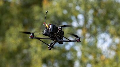 Беспилотник в небе