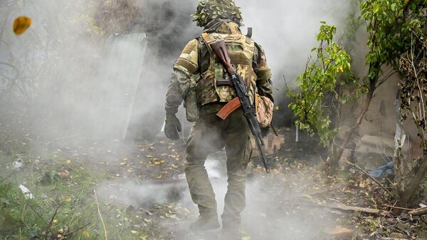 Военнослужащий ВС РФ в зоне СВО, архивное фото - Sputnik Литва