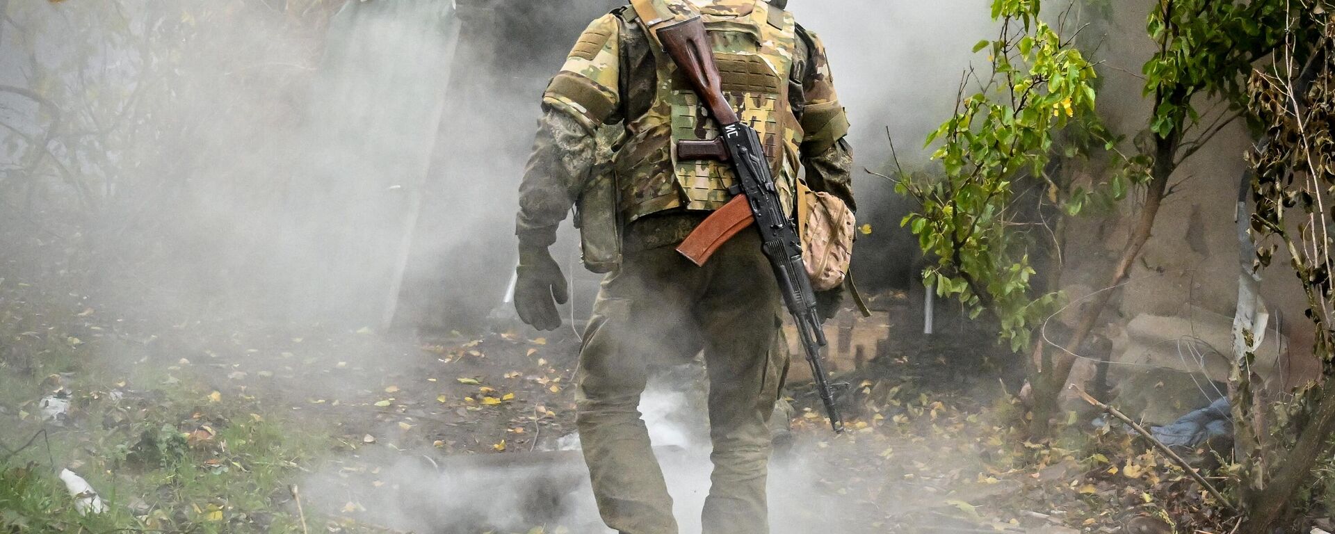 Военнослужащий ВС РФ в зоне СВО, архивное фото - Sputnik Литва, 1920, 02.12.2025