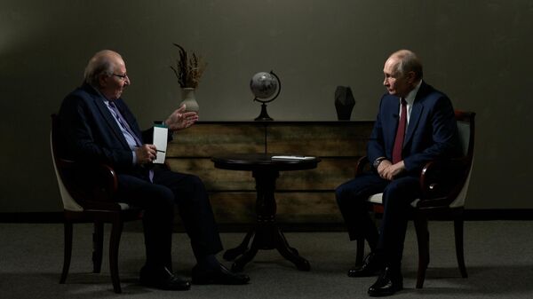 Президент России Владимир Путин поздравил сотрудников RT с 20-летием телеканала - Sputnik Литва