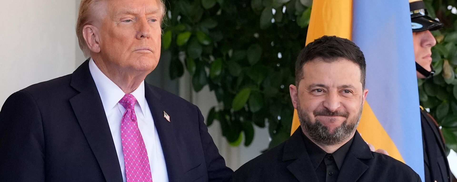 Президент США Дональд Трамп и Владимир Зеленский - Sputnik Литва, 1920, 18.10.2025