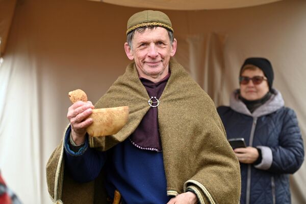 Желающие могли узнать о том, какие тайны скрывают древние стены, познакомиться с легендой о василиске, якобы жившем в стенах бастиона, и других интересных фактах и сказаниях. - Sputnik Литва