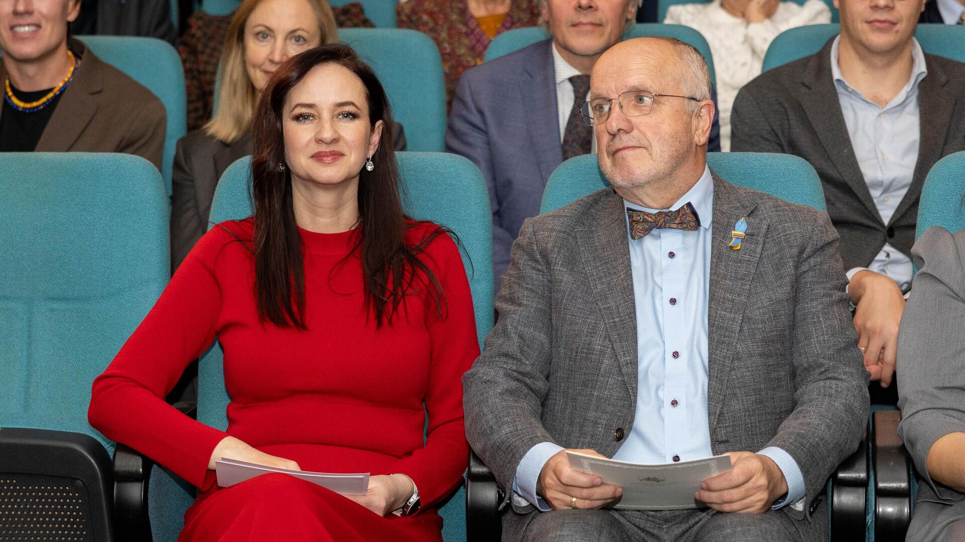 Премьер-министр Литвы Инга Ругинене и спикер Сейма Юозас Олекас Премьер-министр Литвы Инга Ругинене и спикер Сейма Юозас Олекас - Sputnik Литва, 1920, 03.01.2026