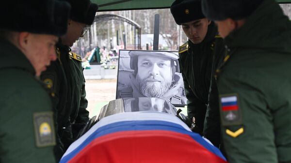 Прощание с военкором РИА Новости Иваном Зуевым - Sputnik Литва