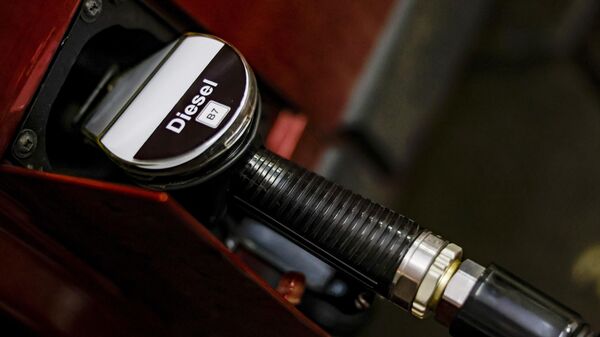 Дизельное топливо на заправке - Sputnik Литва