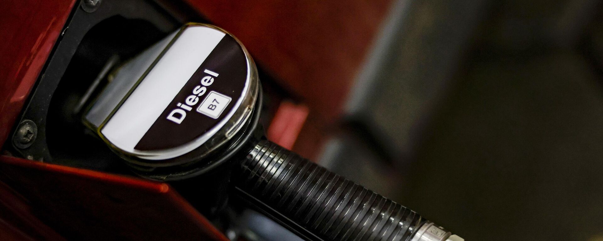 Дизельное топливо на заправке - Sputnik Литва, 1920, 30.10.2025