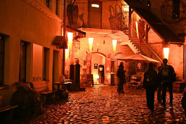 На фото: украшения к Хэллоуину в Вильнюсе. - Sputnik Литва