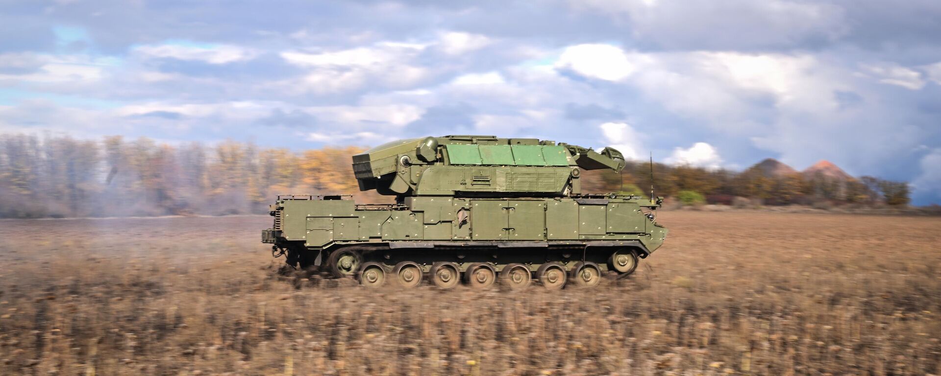 Боевое дежурство ЗРК Тор-М2 группировки Центр на Красноармейском направлении в зоне СВО - Sputnik Литва, 1920, 01.11.2025