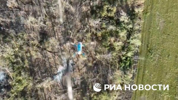 Охота бойцов бригады Север-V ВС РФ на дроны ВСУ под Часовым Яром - Sputnik Литва