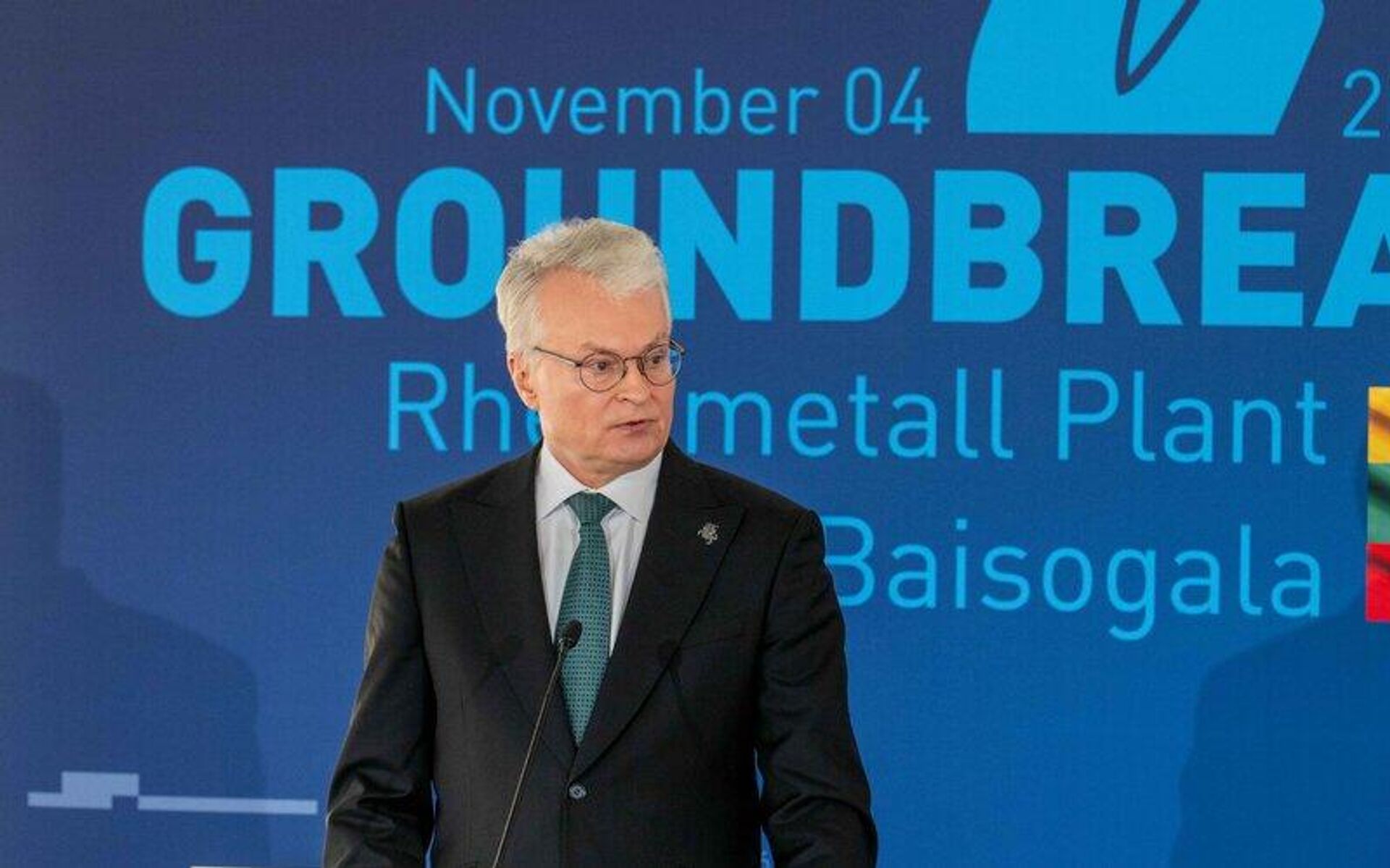 Президент Литвы Гитанас Науседа на церемонии начала cтроительство завода по производству боеприпасов немецкого концерна Rheinmetall - Sputnik Литва, 1920, 04.11.2025