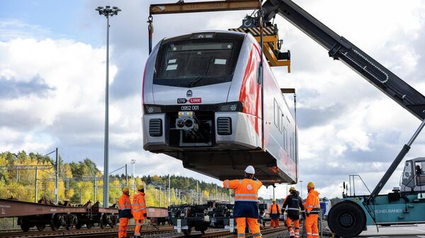 Испытания электропоезда Stadler Flirt в Литве - Sputnik Литва