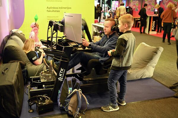 На фото: гости фестиваля GameOn-2025. - Sputnik Литва