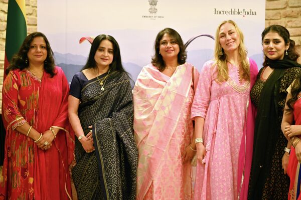 Во время праздника индийская и турецкая общины, проживающие в Вильнюсе, представили свои традиции. - Sputnik Литва