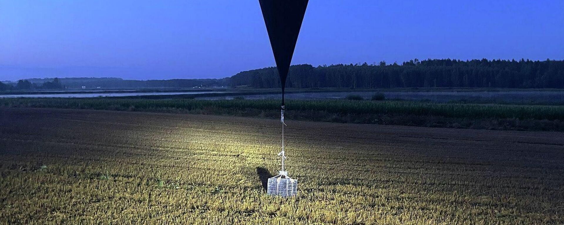 Метеозонд с контрабандными сигаретами, архивное фото - Sputnik Литва, 1920, 03.12.2025