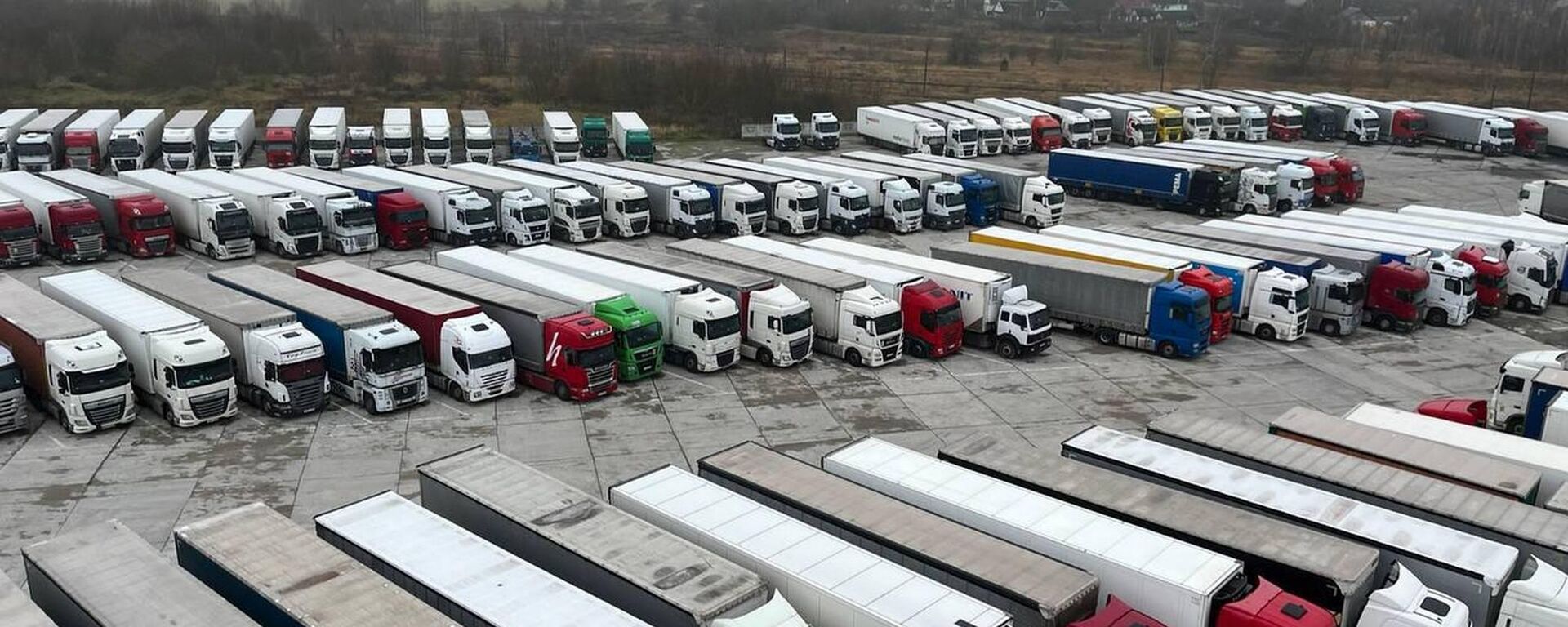 Фуры на белорусско-литовской границе, архивное фото - Sputnik Литва, 1920, 04.12.2025