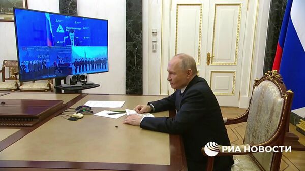 Путин: Уверен, что новый ледокол Сталинград будет достойно носить это гордое имя - Sputnik Литва