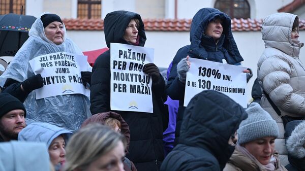 Акция протеста работников образования в Вильнюсе - Sputnik Литва