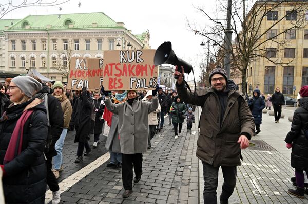 Он завершит месяц протестов, которые культурное сообщество начало, чтобы не допустить представителей партии &quot;Заря Нямунаса&quot; в Министерство культуры Литвы. - Sputnik Литва