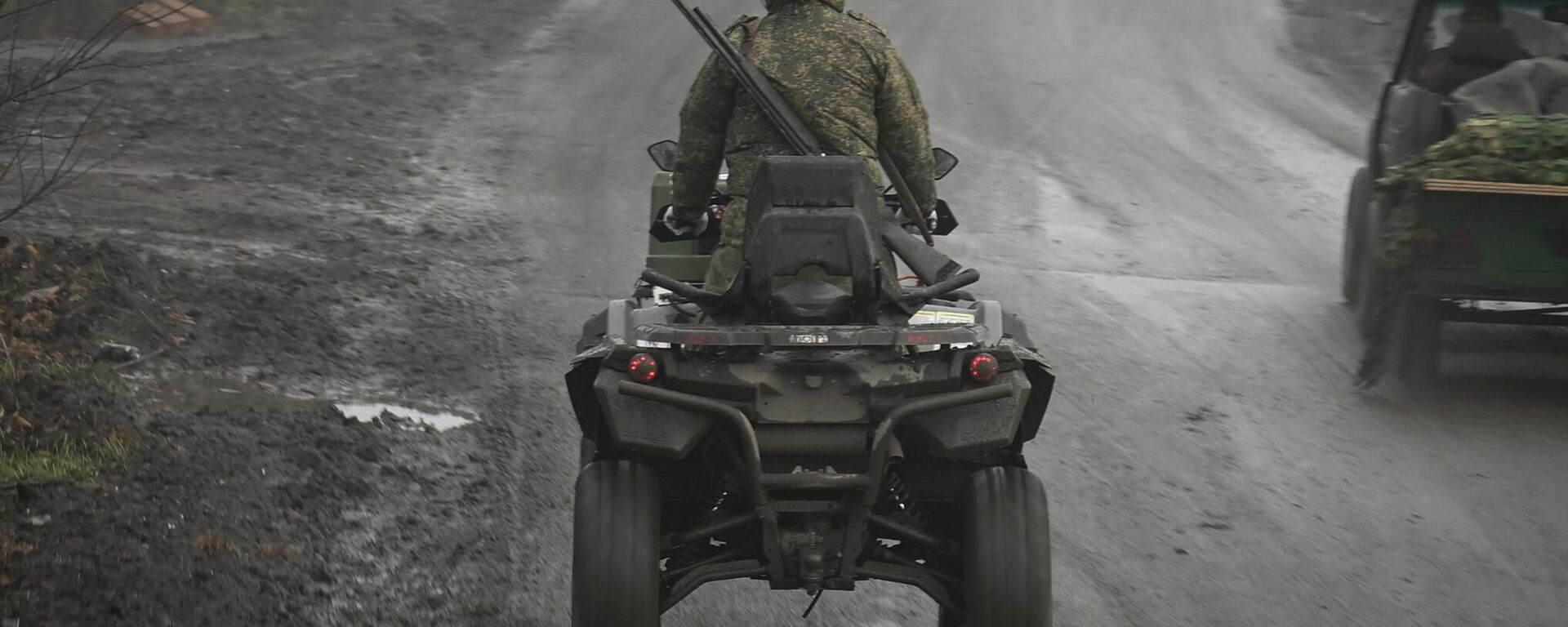 Дорога на Красноармейском направлении СВО, архивное фото - Sputnik Литва, 1920, 13.01.2026