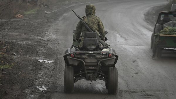 Дорога на Красноармейском направлении СВО, архивное фото - Sputnik Литва