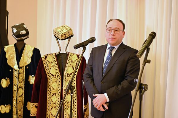 На фото: мероприятие посетил консул республики Узбекистан в Латвии Ялолдин Кузибоев. - Sputnik Литва