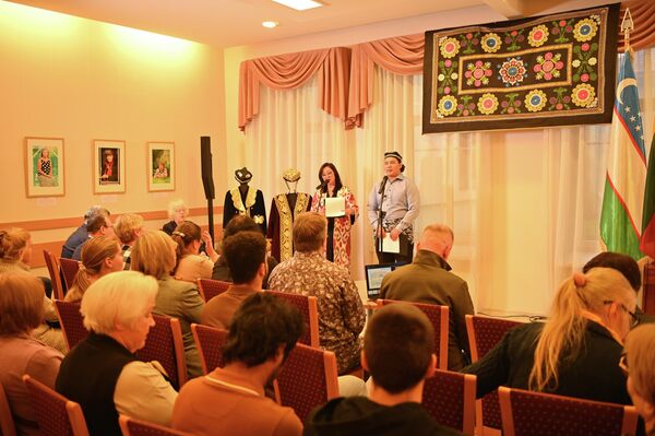 Дни узбекской культуры также прошли в Висагинасе. - Sputnik Литва