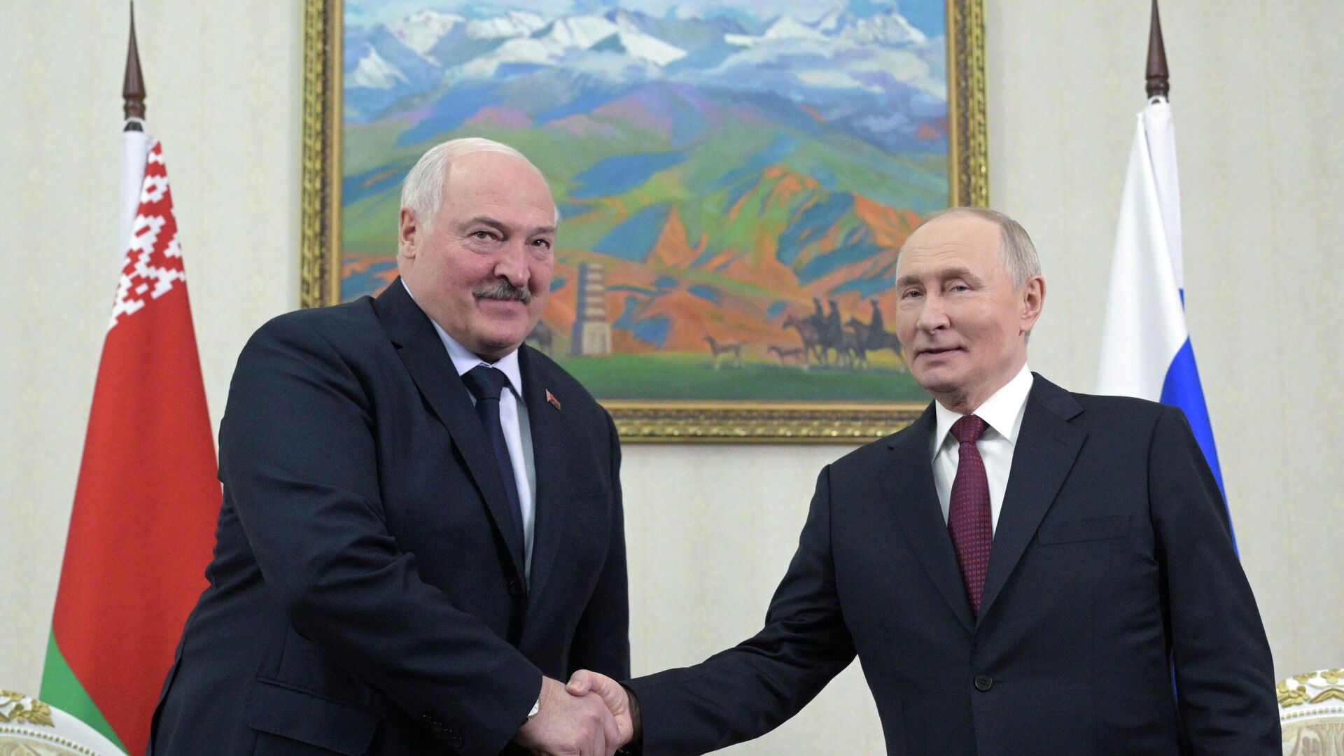 Президент России Владимир Путин и президент Белоруссии Александр Лукашенко Президент России Владимир Путин и президент Белоруссии Александр Лукашенко - Sputnik Литва, 1920, 26.11.2025