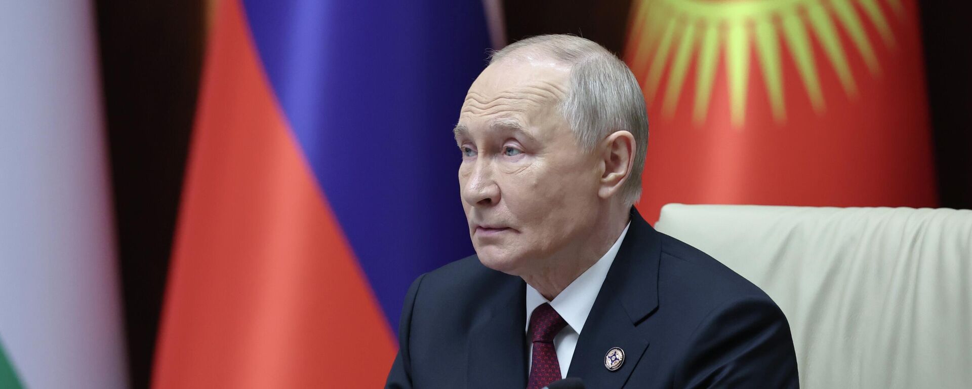 Президент России Владимир Путин на заседании Совета коллективной безопасности ОДКБ  - Sputnik Литва, 1920, 27.11.2025