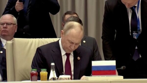 Подписание документов по итогам заседания саммита ОДКБ - Sputnik Литва