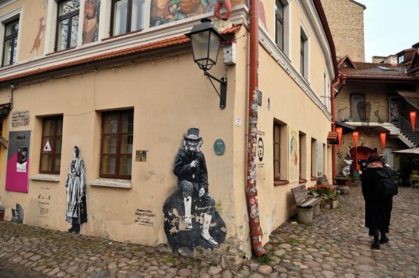 Район Вильнюса Ужупис на протяжении многих лет славится своим внутренним духом искусства.  - Sputnik Литва