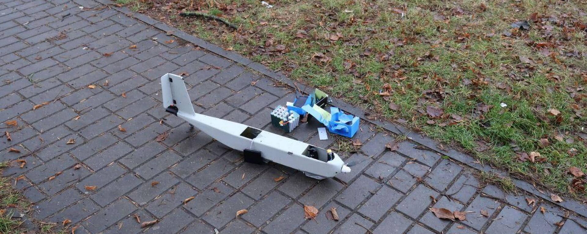 Залетевший из Литвы на территорию Белоруссии дрон  - Sputnik Литва, 1920, 01.12.2025