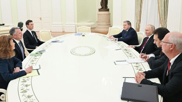 Встреча президента России Владимира Путина со спецпосланником президента США Стивеном Уиткоффом - Sputnik Литва