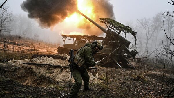 Боевая работа артиллерийского расчета САУ Гиацинт-С ВС РФ в зоне СВО - Sputnik Литва