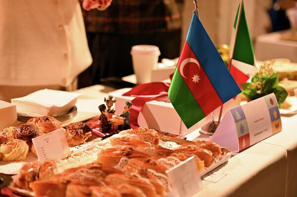 В этом году ярмарка собрала ремесленников и владельцев малого бизнеса из разных стран — Ирана, Украины, Белоруссии, Азербайджана, Марокко и Ганы, – что раскрыло богатое культурное разнообразие современной Литвы. - Sputnik Литва