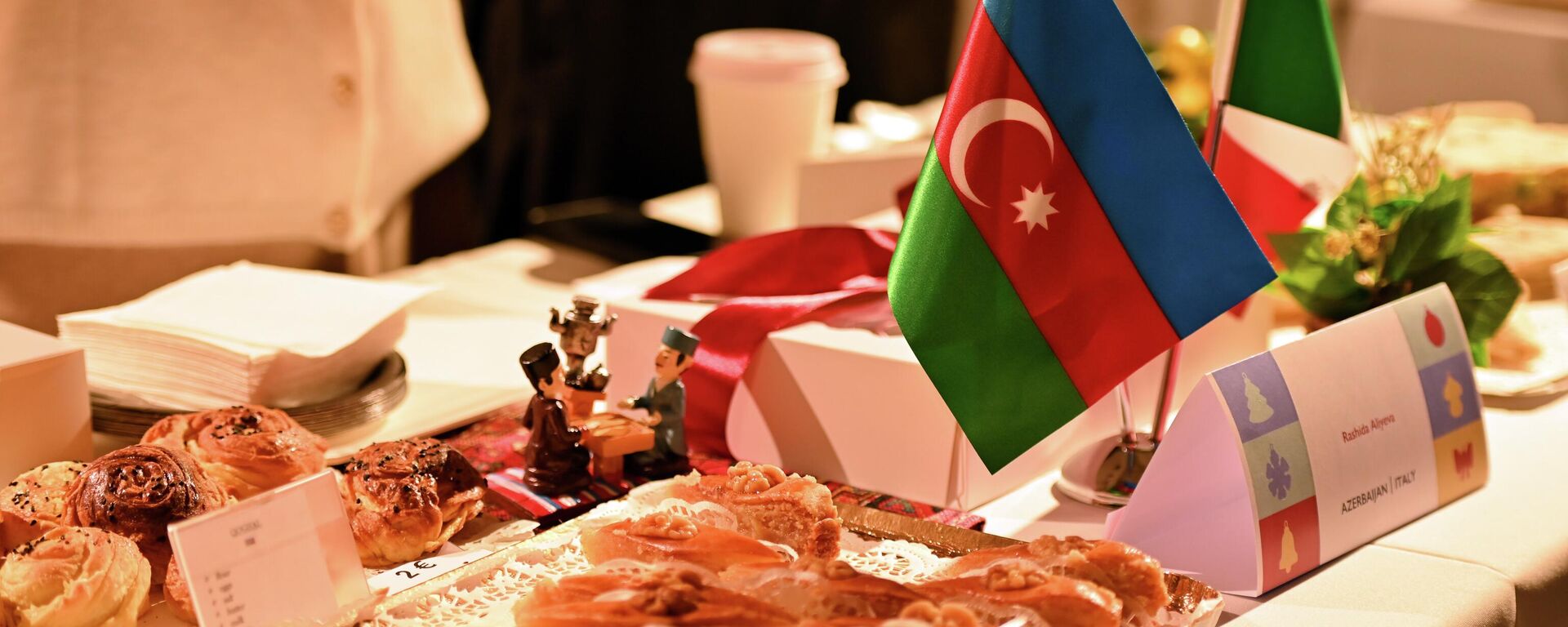 Рождественская ярмарка мигрантов в Вильнюсе - Sputnik Литва, 1920, 09.12.2025