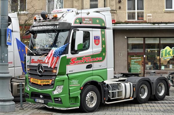 По оценке Микенаса, судебные иски имеют хорошие перспективы, поскольку литовское &quot;правительство делает ошибку за ошибкой&quot;. - Sputnik Литва