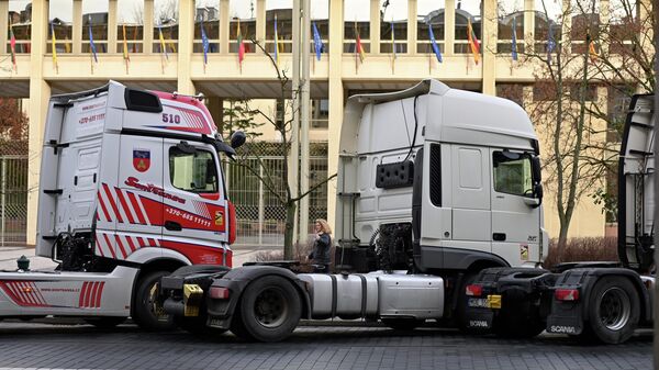 Акция протеста литовских перевозчиков в Вильнюсе - Sputnik Литва