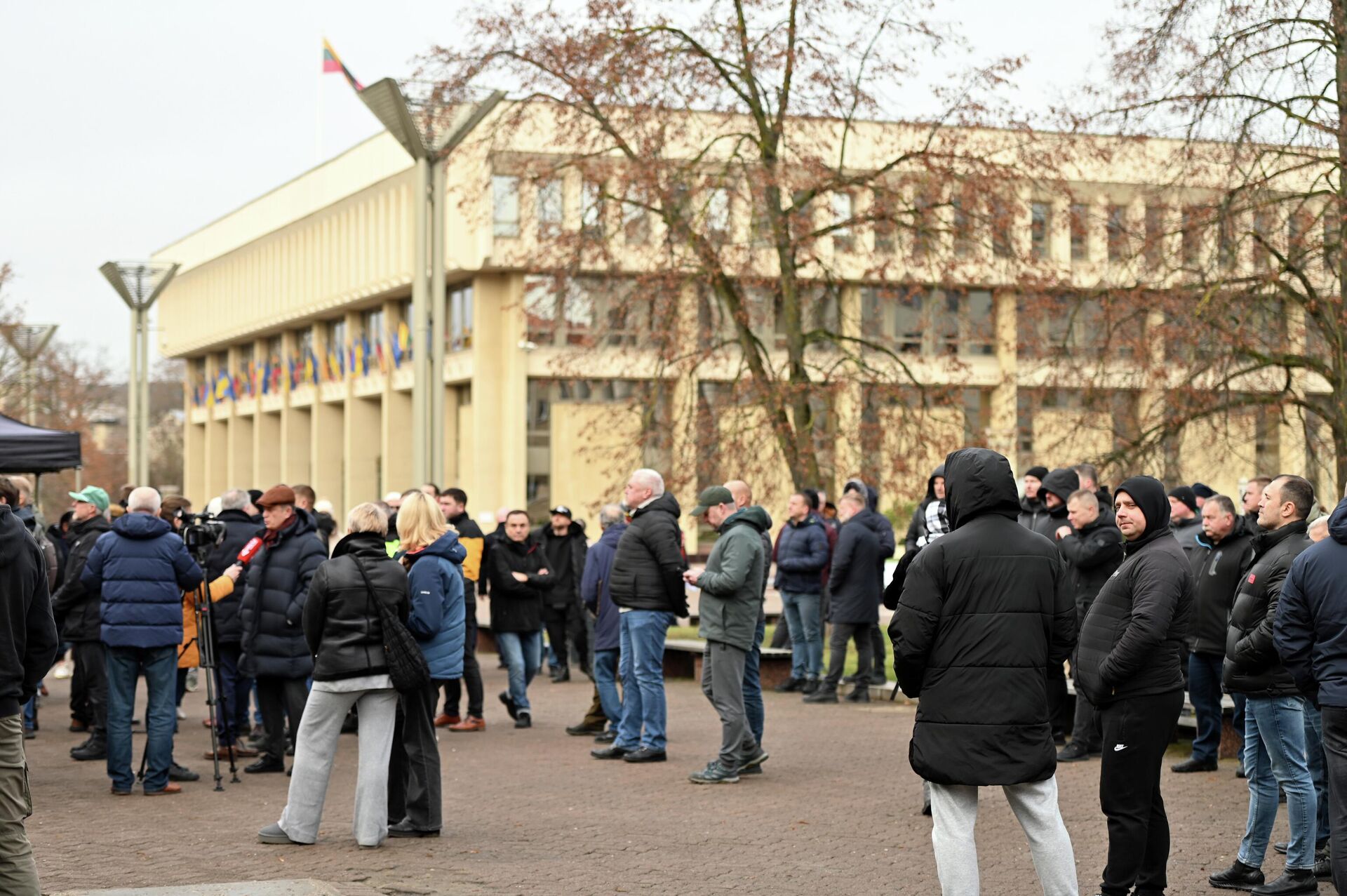 Акция протеста литовских перевозчиков в Вильнюсе Акция протеста литовских перевозчиков в Вильнюсе - Sputnik Литва, 1920, 10.12.2025