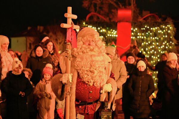Также в этот день можно было бесплатно посетить резиденцию Санта-Клауса. - Sputnik Литва