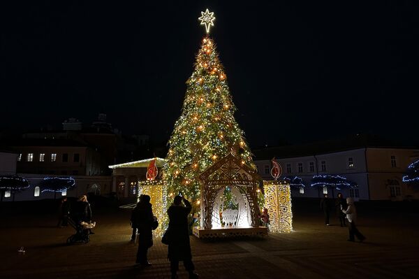 По словам председатель правления Банка Литвы Гедиминаса Шимкуса, вильнюсская рождественская валюта напоминает, что самое важное — это тепло, внимание и единение. - Sputnik Литва