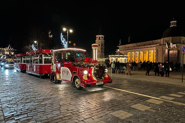 На фото: Рождественский поезд в Вильнюсе. - Sputnik Литва