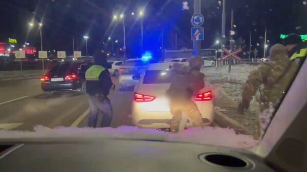 Задержание и допрос подростков, которые собирались взорвать нефтепровод Дружба  - Sputnik Литва