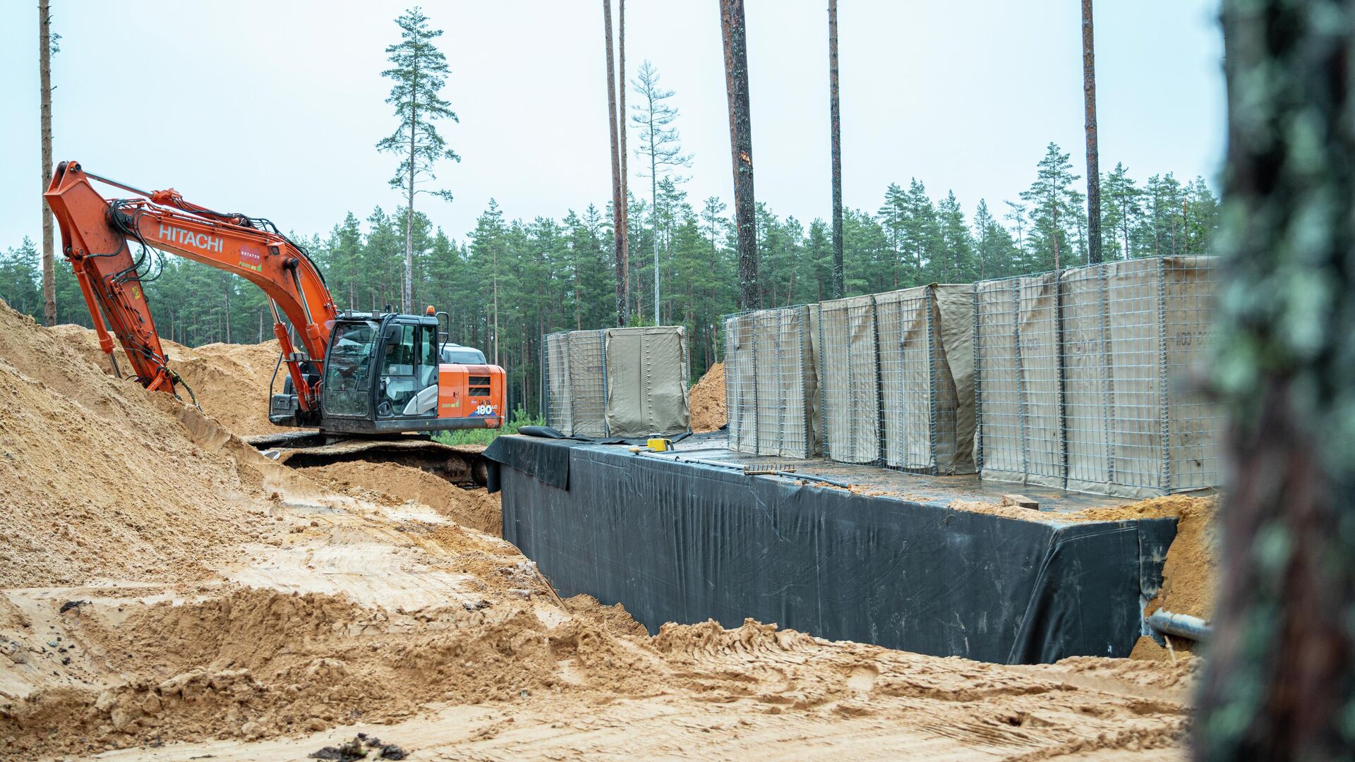 Строительство бункеров Балтийской линии обороны в Эстонии - Sputnik Литва, 1920, 18.12.2025