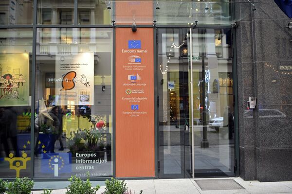 На фото: здание представительства ЕС в Вильнюсе. - Sputnik Литва